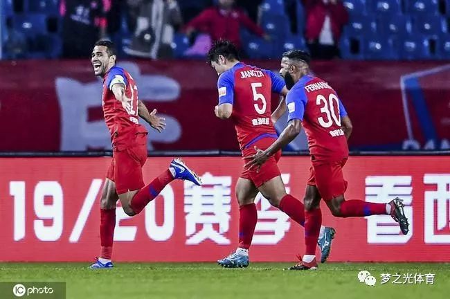  莱切保级生死战，斯特雷费扎补时点球续命成功