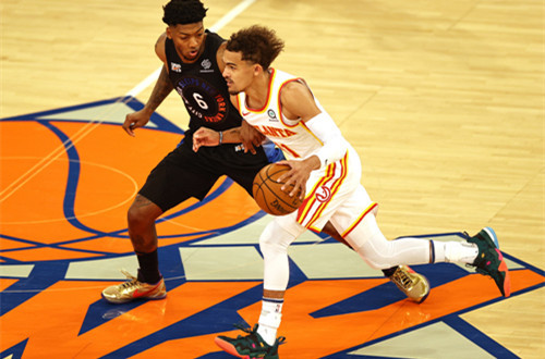  特雷杨助攻创新高纪录，老鹰战胜步行者展现团队威力